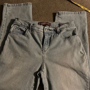 Gloria Vanderbilt 4 petite jeans
